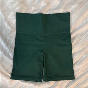 Aritzia ribbed short